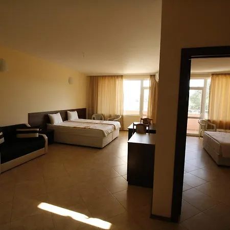 ホテル Marant ソゾポル